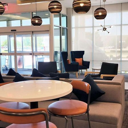 La Quinta Inn & Suites By Wyndham ฟลูเกอร์วิลล์ ภายนอก รูปภาพ